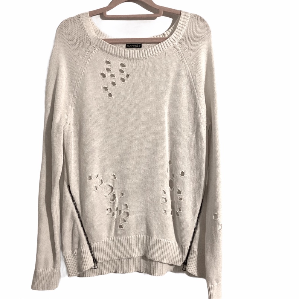 Express distressed sweater size M